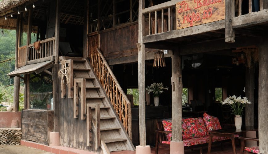 🏡 Nếp nhà sàn ở Nghĩa Đô – ký ức và hiện tại cùng tồn tại