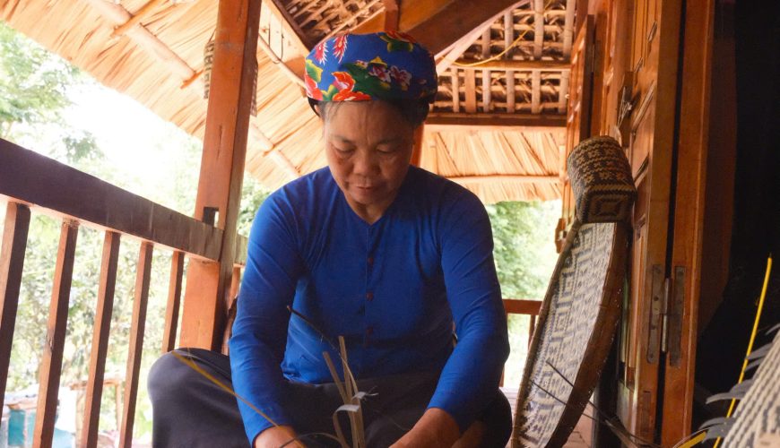 Chạm vào hồn núi rừng qua từng nan tre – Trải nghiệm đan lát ở Nghĩa Đô